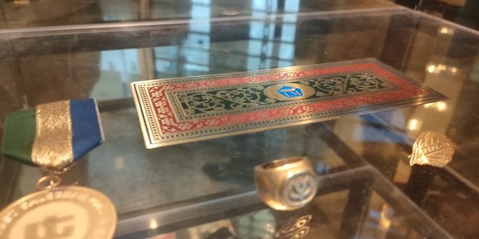 Harga Emas Melesat Rp1,3 Juta, Pecahkan Rekor Tertinggi