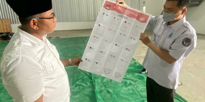 KPU Balikpapan Mulai Lakukan Pelipatan Surat Suara Pemilu 2024