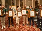 PT Pertamina Patra Niaga Regional Kalimantan berhasil boyong 8 penghargaan berbagai kategori di ajang Indonesia Green Awards (IGA) 2024 oleh La Tofi School of Social Responsibility di Hotel Kempinski Jakarta, Rabu (17/1/2024). Foto: HO/Pertamina Patra Niaga.