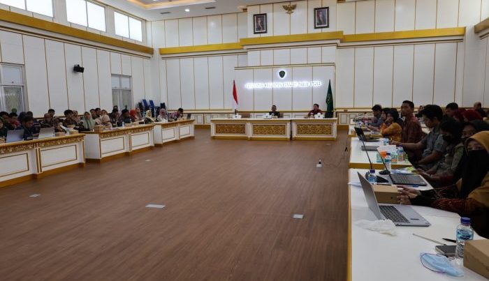 Pemkab PPU melalui Bagian Organisasi Tata Laksana Sekretariat Daerah PPU melaksanakan sosialisasi penyusunan dokumen perjanjian kinerja dan cascading kinerja, di aula lantai III Kantor Bupati PPU, Jumat (26/01/2024). Foto: IST/DiskominfoPPU.