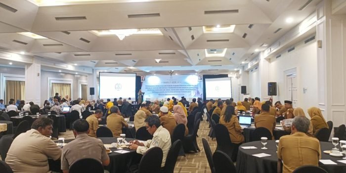 Pemkot Balikpapan bersama DPRD Balikpapan Sosialisasi Pengusulan Pokok-Pokok Pikiran (Pokir) DPRD Tahun 2025, melalui SIPD dan Ekspose Rancangan Awal RKPD Kota Balikpapan Tahun 2025, di Ballroom Jatra Hotel Balikpapan, pada hari Senin (22/1/2024). Foto: B