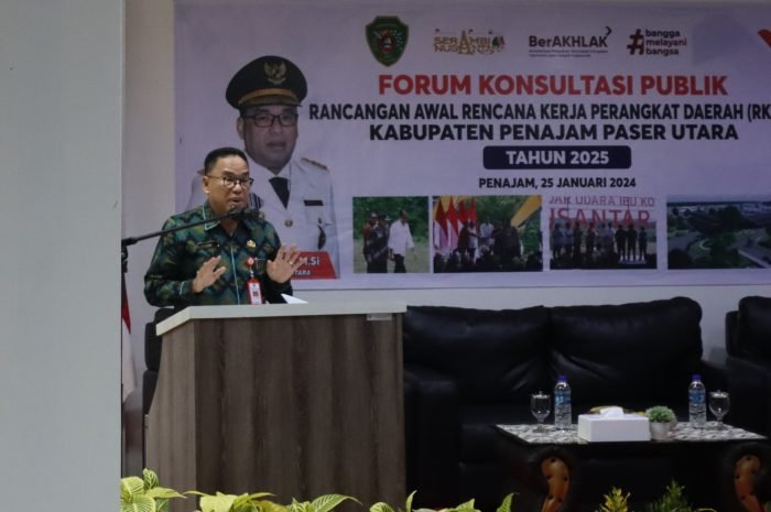 Pj Bupati PPU Makmur Marbun saat membuka Forum Konsultasi Publik Rancangan Awal (Ranwal) Rencana Kerja Perangkat Daerah (RKPD) Pemkab PPU, Kamis (25/01/2024). Foto: HO/DiskominfoPPU.