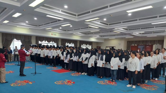 Sat Intelkam Polres Bontang monitoring pelantikan KPPS Pemilu 2024 yang diselenggarakan oleh KPU Kota Bontang di Auditorium 3 Dimensi Kota Bontang, Kamis (25/1/2024). Foto: HO/Humas Polda Kaltim.
