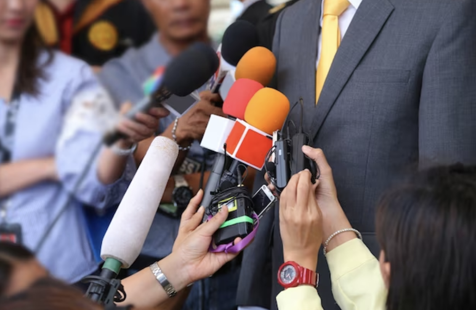 Konferensi pers bukan sekadar acara biasa, tetapi strategi efektif untuk mengumumkan, menjelaskan, mempertahankan, atau mempromosikan kebijakan dengan jelas. Foto: Freepik.com