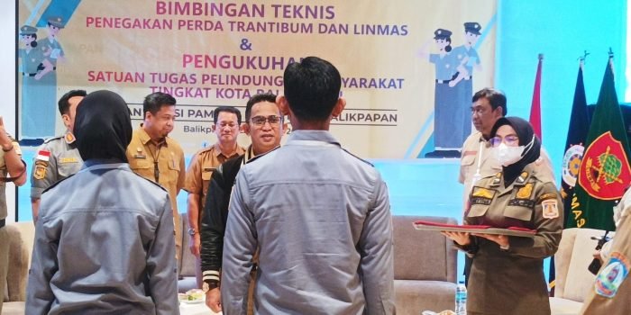 Wali Kota Kukuhkan Satgas Linmas Tingkat Kota Balikpapan, Bantu Jaga Trantibum Linmas