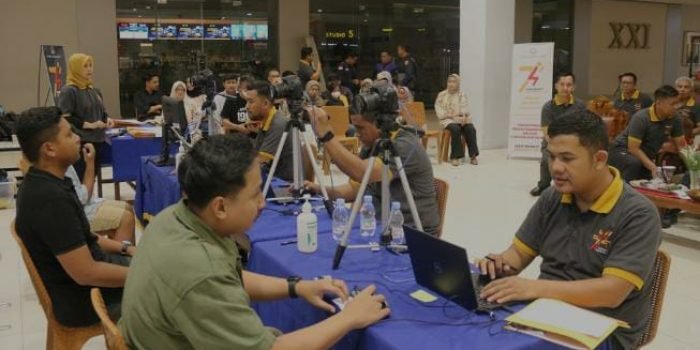 Warga yang akan membuat maupun menggantikan paspor, di Mall Samarinda Square, pada hari Sabtu (13/1/2024). Foto: BorneoFlash.com/Ist.
