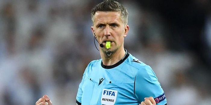 Ilustrasi wasit di lapangan. Foto: Getty Images/David Ramos