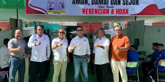 Kakanwil Kemenkumham didampingi Kepala Divisi Pemasyarakatan, Heri Azhari beserta jajaran, Usai menyalurkan hak pilih, di Rutan Kelas IIa Samarinda, pada hari Rabu (14/2/2024). Foto: HO/Kemenkumham Kaltim