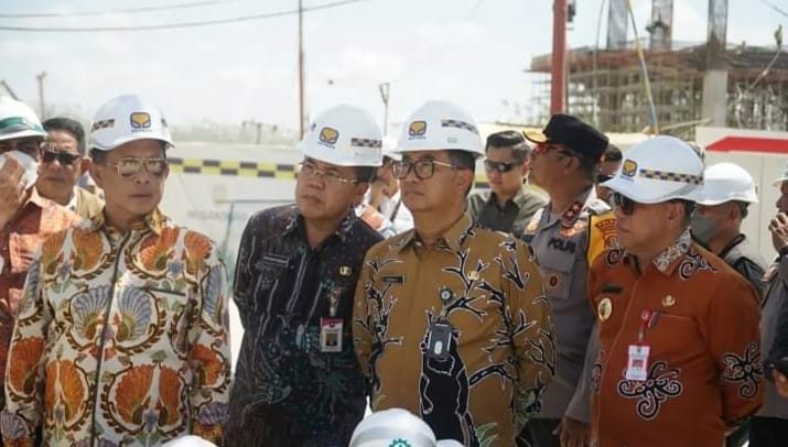 Pj Bupati PPU Makmur Marbun mendampingi Mendagri Tito Karnavian, saat kunjungannya ke Ibu Kota Nusantara (IKN), pada Kamis (22/2/2024). Foto: IST/DiskominfoPPU
