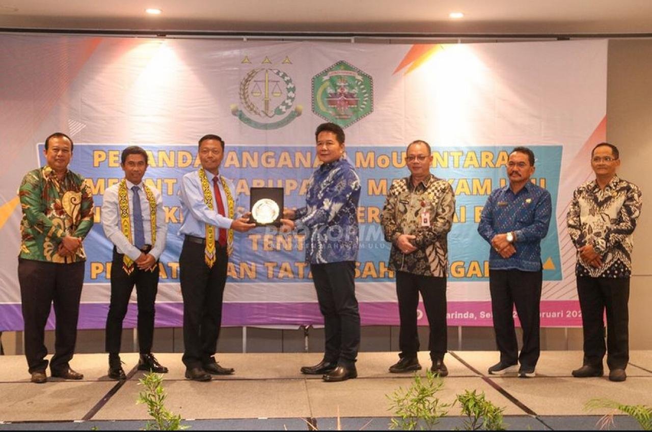 Teken MoU dengan Kejari Kubar, Pemkab Mahulu Tingkatkan Layanan Publik Melalui Pendampingan di Bidang Datun