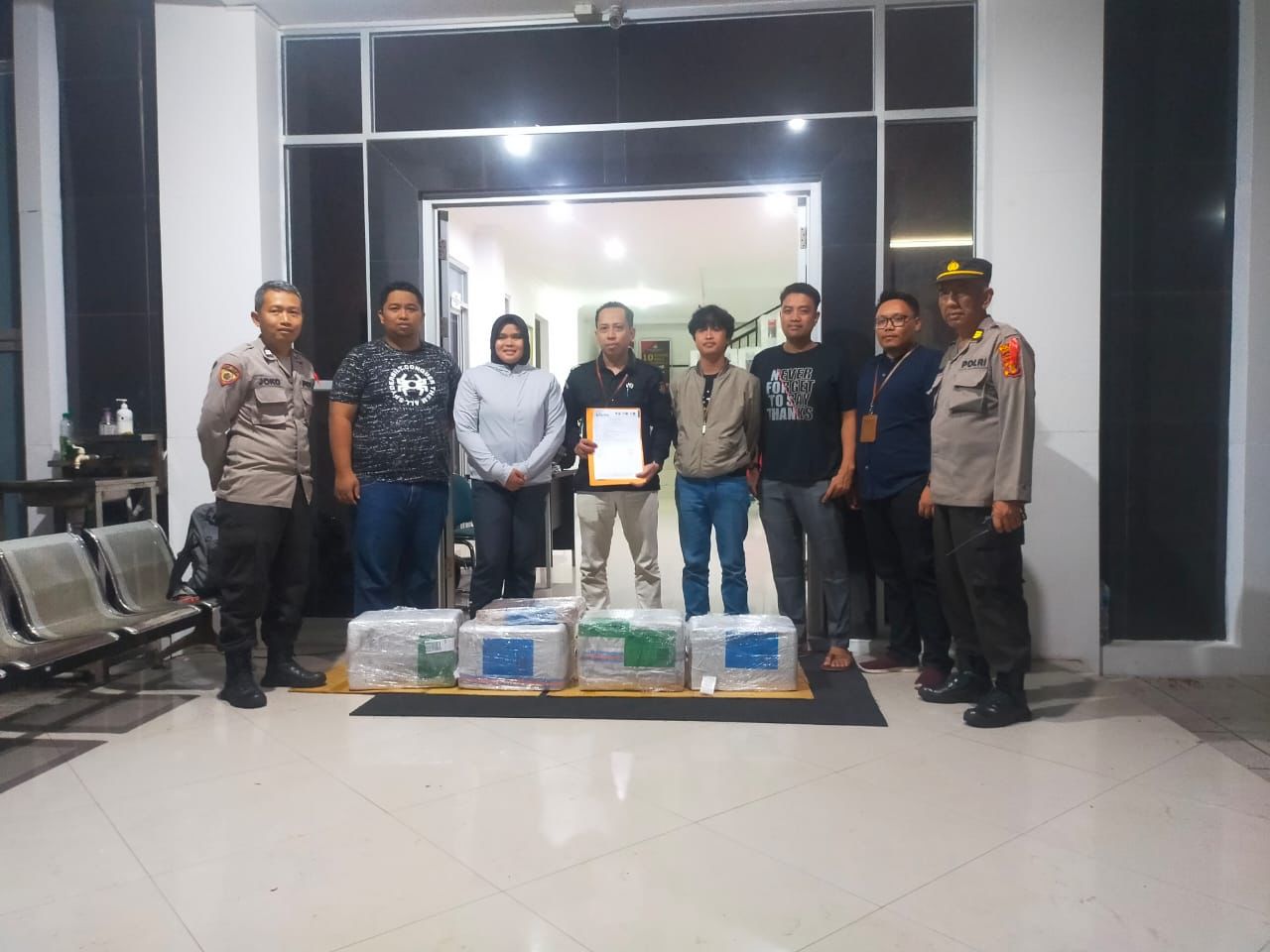 Personil Polres Bontang Kawal Logistik Pemilu Sampai ke Kantor KPU