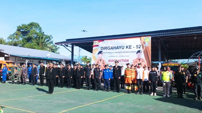 Upacara Peringatan Hari Ulang Tahun (HUT) ke 52 Basarnas Tahun 2024, di Kantor Pencarian dan Pertolongan Kelas A Balikpapan, pada hari Kamis (29/2/2024). Foto: BorneoFlash/Niken Sulastri