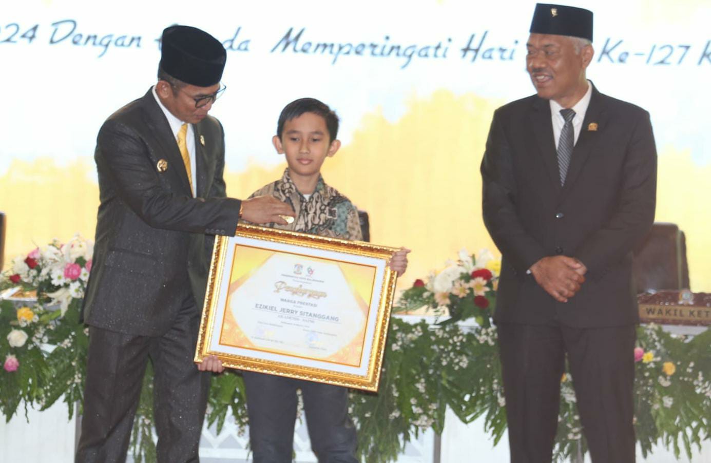Ezikiel Jerry Sitanggang Peroleh Penghargaan Warga Berprestasi Bidang Sains, Juara Matematika Tingkat Internasional