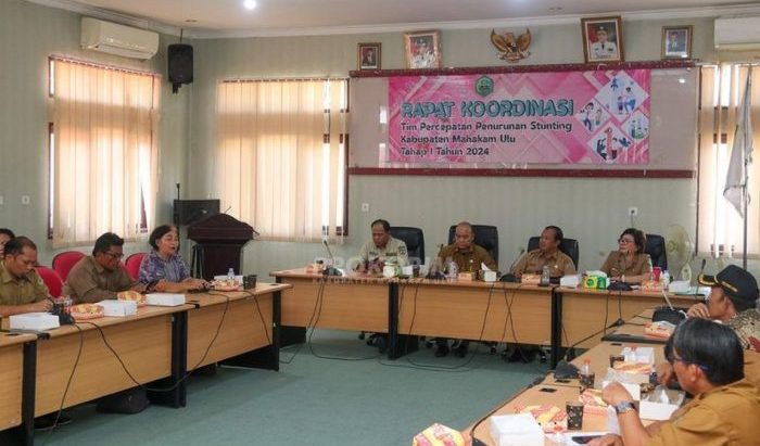 Wakil Bupati Mahulu Yohanes Avun saat membuka Rakor Tim Percepatan Penurunan Stunting (TPPS) Kabupaten Mahulu, di ruang rapat Bappelitbangda, Senin (19/02/2024). Foto: HO/Prokopim Mahulu