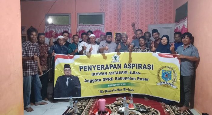 Anggota Dewan Perwakilan Rakyat Daerah (DPRD) Kabupaten Paser, Ikhwan Antasari ketika bersama warga desa melakukan serap aspirasi di beberapa wilayah. Foto: BorneoFlash/Ist