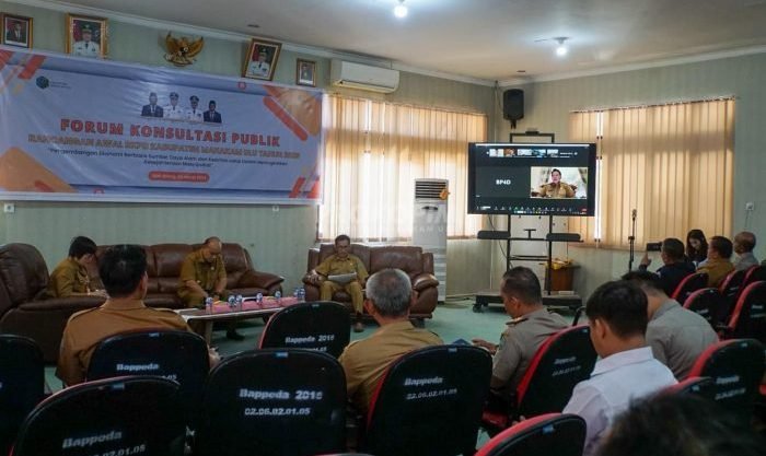 Forum Konsultasi Publik Ranwal RKPD Kabupaten Mahulu Tahun anggaran 2025 dilaksanakan secara Daring dan Luring Forum Konsultasi Publik Ranwal RKPD Kabupaten Mahulu Tahun anggaran 2025 dilaksanakan secara Daring dan Luring, Senin (04/03/2024). Foto: IST/Prokopim Mahulu