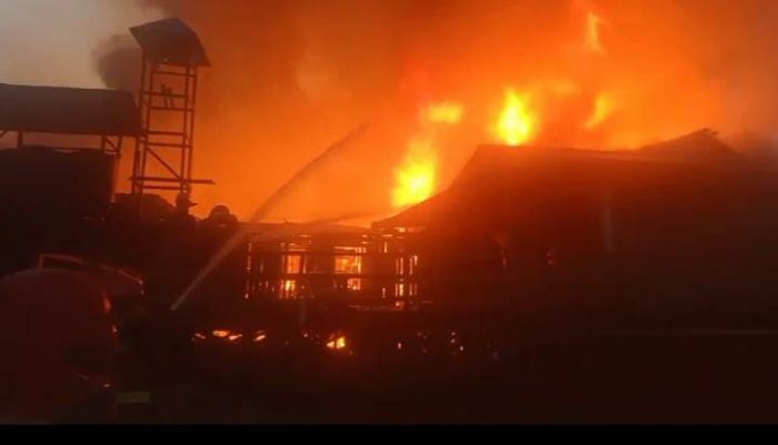 Kebakaran terjadi di permukiman warga RT 9 Kelurahan Klandasan Ulu Kecamatan Balikpapan Kota sekitar pukul 05: 05 WITA, pada hari Senin (18/3/2024). Foto: BorneoFlash/Ist
