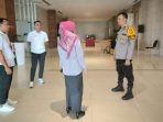 Kegiatan pengecekan bakal lokasi pelaksanaan rapat oleh tim Polresta di Hotel Harris, Samarinda. Foto: HO/Humas Polda Kaltim