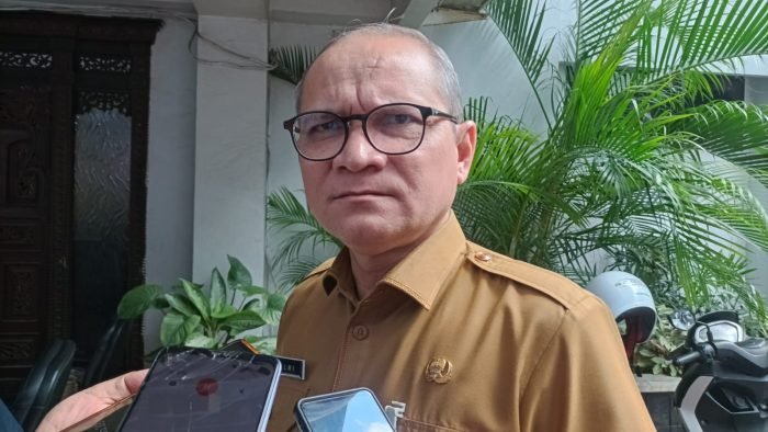 Kepala DPMPTSP Balikpapan, Hasbullah Helmi. Foto: BorneoFlash/Niken Sulastri