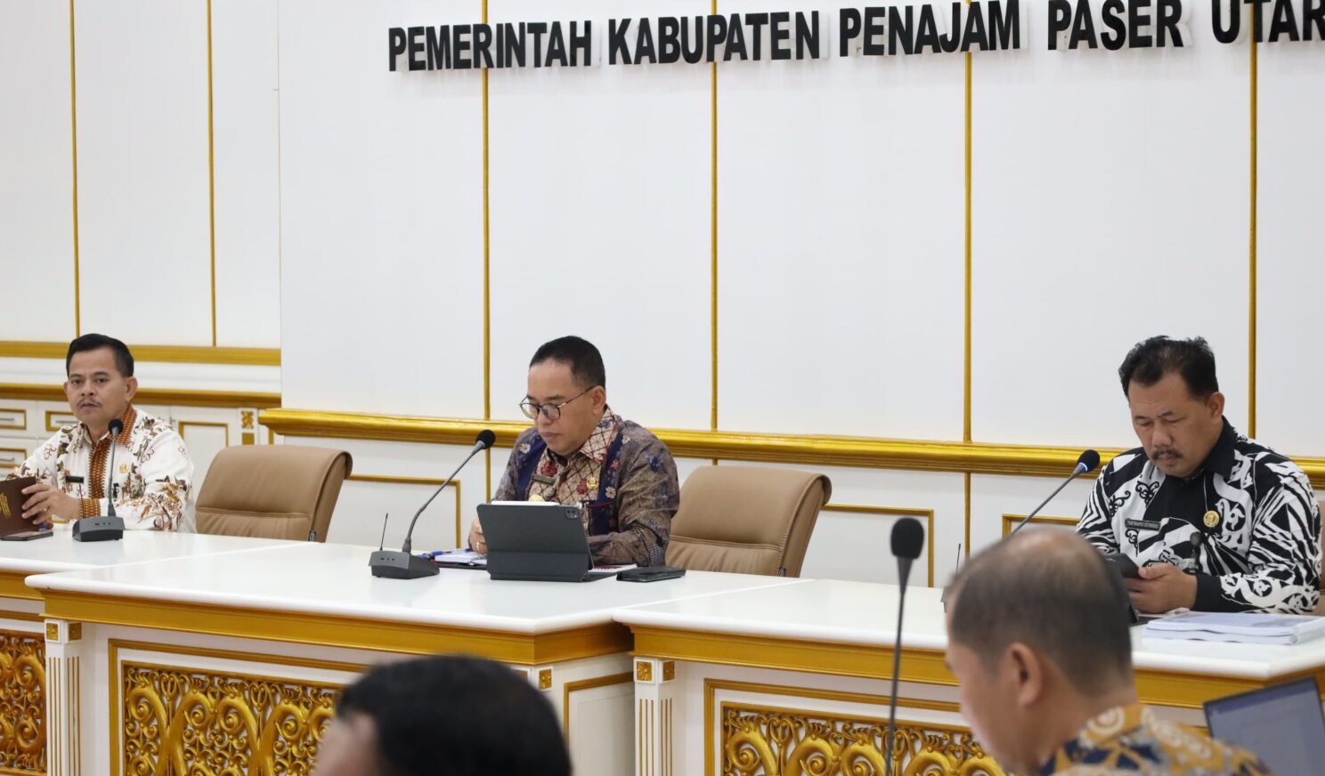 Pj Bupati PPU Makmur Marbun gelar Rakor bersama seluruh pimpinan OPD, pada Jumat (22/3/2024). Foto: IST/Diskominfo PPU