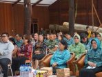 Rombongan TP PKK Kaltim ke Mahulu disambut langsung oleh Wabup Yohanes Avun di Balai Adat Ujoh Bilang, Jumat (01/03/2024). Foto: IST/Prokopim Mahulu