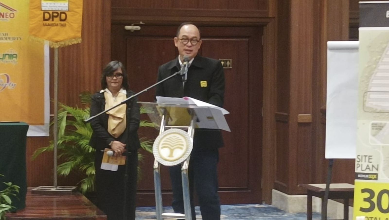 Ketua DPP AREBI, Lucas Bong saat membuka Musda DPD AREBI, di Ballroom Hotel Grand Senyiur Balikpapan, pada harus Jumat, 8 Maret 2024.