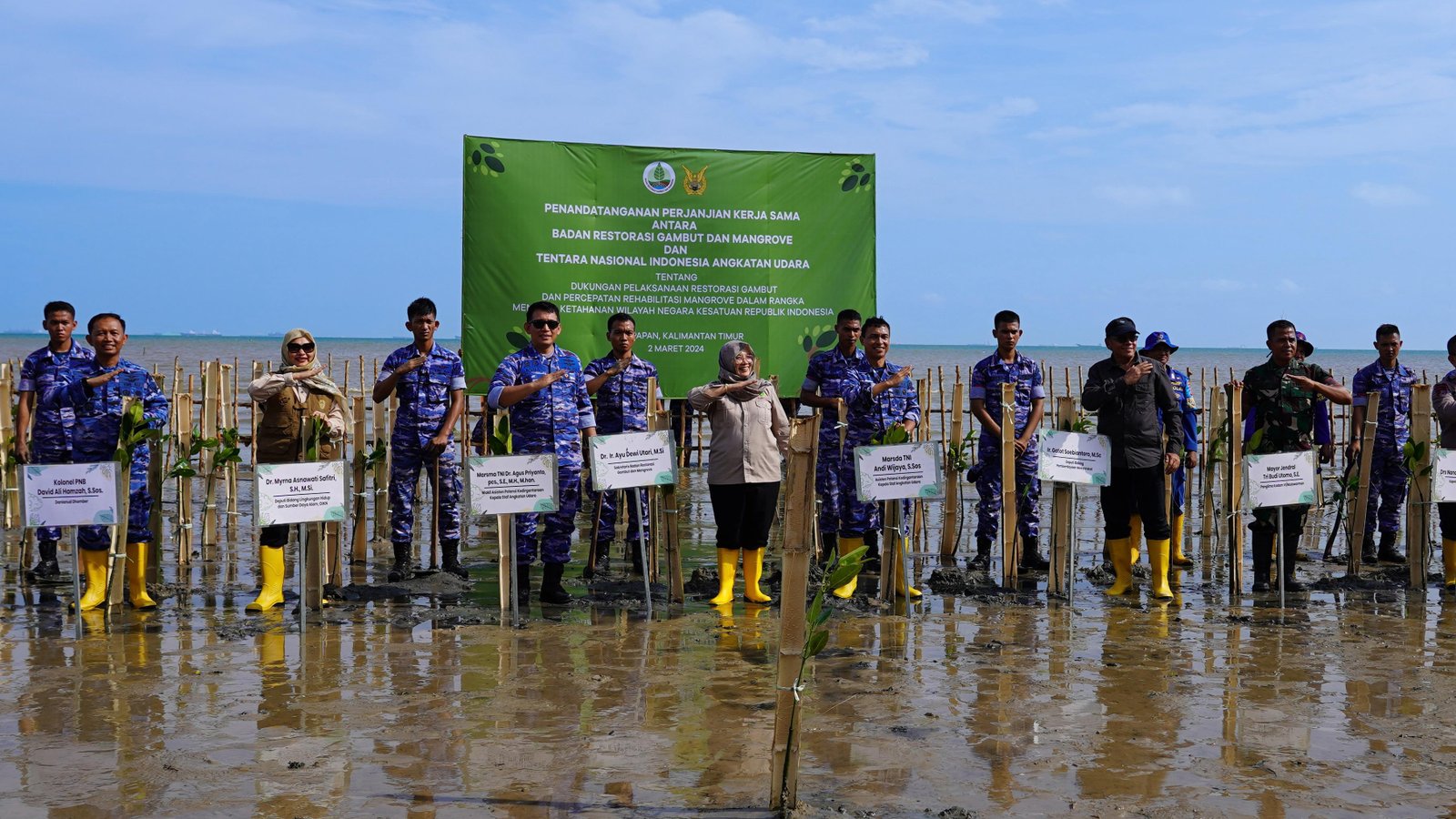 BRGM Bersama TNI AU Komitmen Pulihkan Gambut dan Mangrove 