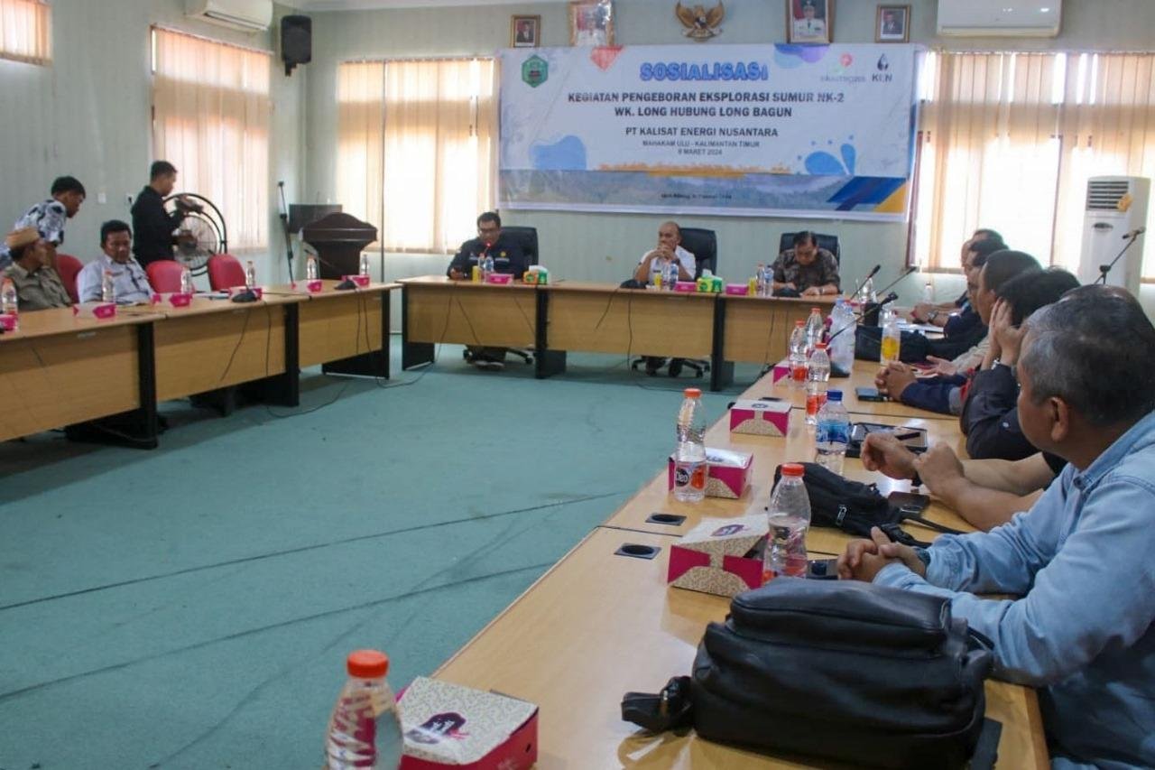 Suasana Sosialisasi Kegiatan Pengeboran Eksplorasi Sumur NK-2 Wilayah Kerja Kecamatan Long Bagun telah terlaksana dengan sukses di ruang rapat Bappelitbangda, Ujoh Bilang.yang di hadiri Wakil Bupati Mahakam Ulu, Yohanes Avun Foto:Ist/Prokopim Mahulu