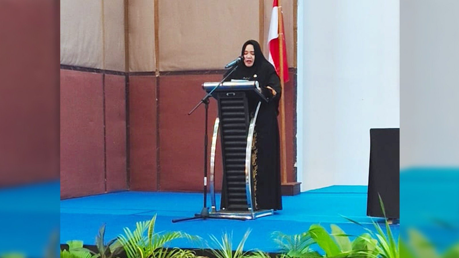 Wabup Paser Hj. Syarifah Masitah Assegaf saat membuka sosialisasi wawasan kebangsaan di hotel Kyriad Sadurengas, Kamis (28/3/2024). Foto: BorneoFlash/Ist