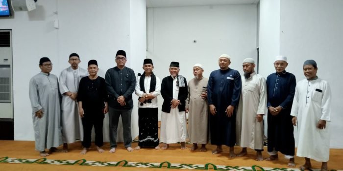 Wali Kota Balikpapan H Rahmad Mas'ud saat memberikan sambutan pada pelaksanaan tarawih, di Masjid Istiqamah Balikpapan, pada hari Senin, 11 Maret 2024 Foto: Niken Sulastri/BorneoFlash.com
