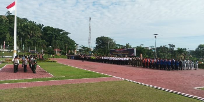Apel Gelar Pasukan Operasi Kepolisian Terpusat "Ketupat Mahakam" 2024, dalam rangka pengamanan Idul Fitri 1445 Hijriah, di Lapangan Mako Polda Kaltim, pada hari Rabu (3/4/2024). Foto: HO/Humas Polda Kaltim