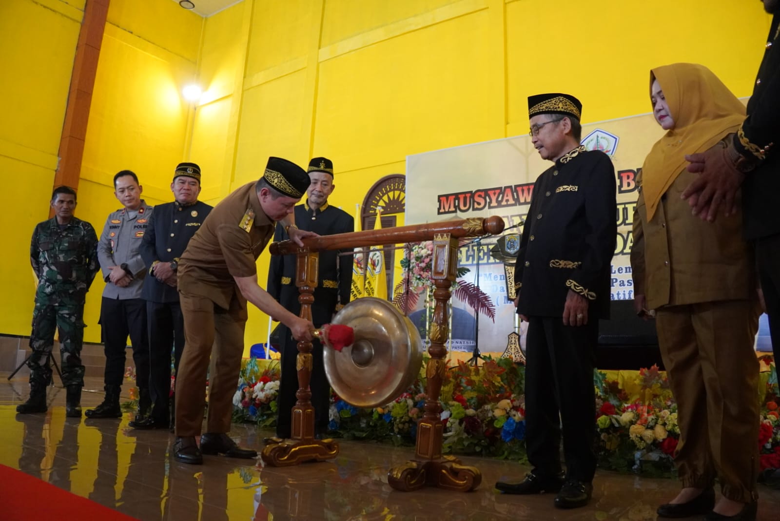 Mubes Dewan Pengurus Pusat Lembaga Adat Paser ke-V, Bupati: Lestarikan Adat dan Budaya dan Kawal Pembangunan Daerah