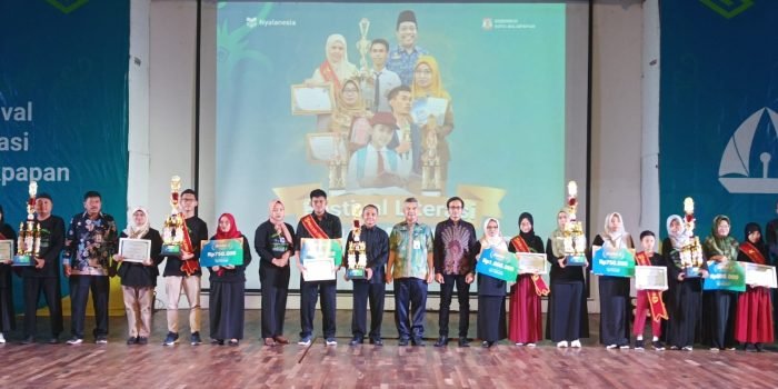 Wali Kota Balikpapan Dianugerahkan Tokoh Penggerak Literasi Nasional