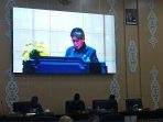Fraksi DPRD Balikpapan sampaikan pemandangan umum pada rapat paripurna DPRD di Ruang Rapat Paripurna DPRD, pada hari Rabu (24/4/2024). Foto: BorneoFlash/Niken Sulastri