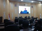 Fraksi PDIP saat menyampaikan pemandangan umum pada rapat paripurna DPRD Balikpapan, berlangsung di Ruang Rapat Paripurna DPRD Balikpapan, pada hari Rabu (24/4/2024). Foto: BorneoFlash/Niken Sulastri