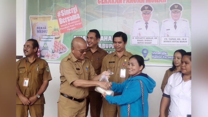 Gerakan Pangan Murah ini digelar agar dapat menekan harga pasar hingga terjangkau oleh seluruh masyarakat di Kabupaten Kutai Barat. Foto: BorneoFlash/Ist