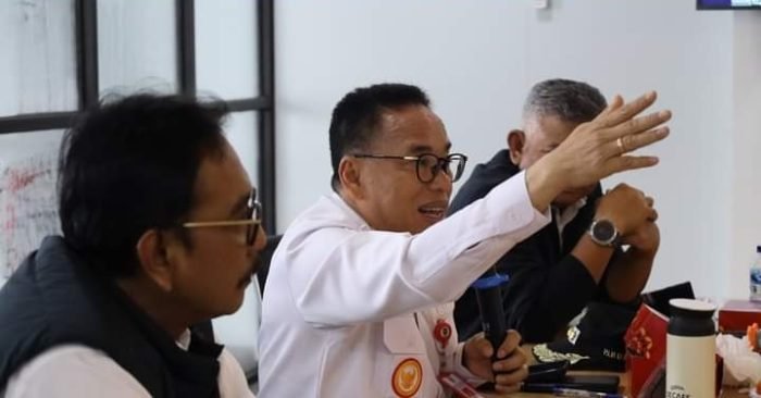 Pj Bupati Penajam Paser Utara (PPU), Makmur Marbun saat memimpin rapat percepatan Reforma Agraria bersama Dirjen Penataan Agraria Kementerian ATR/BPN. Foto: IST/ DiskominfoPPU