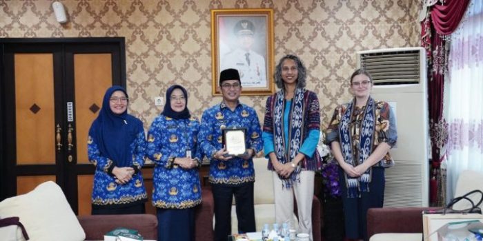 Wali Kota Balikpapan H Rahmad Mas’ud Sambut Kunjungan Wakil Duta Besar Australia untuk Indonesia, Gita Kamath di Kota Balikpapan, di Aula Balai Kota Balikpapan, pada hari Kamis (25/4/2024). Foto: BorneoFlash/niken Sulastri