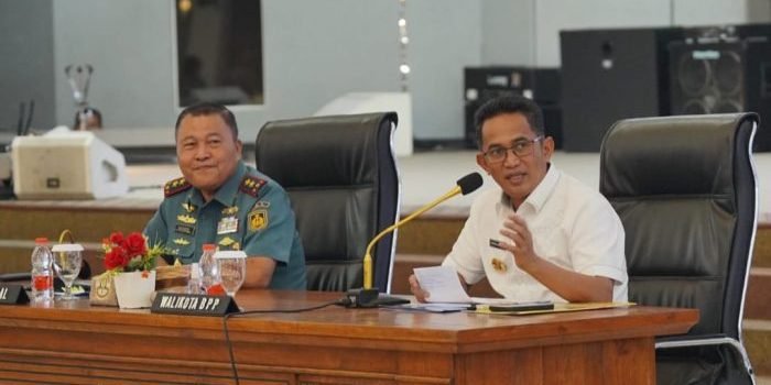 Beri Pembekalan kepada Para Taruna, Wali Kota Disambut Hangat Gubernur Akademi TNI Angkatan Laut RI