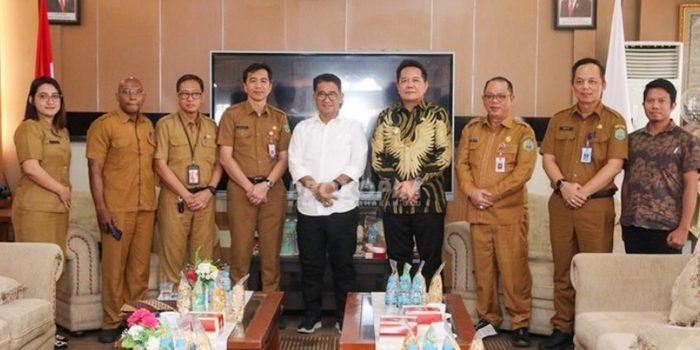 Audiensi Bupati Mahulu Bonifasius Belawan Geh di Ruang VVIP Rumah Jabatan Pj. Gubernur Kaltim Akmal Malik di Samarinda pada Senin (13/05/2024). Foto: HO/Prokopim Mahulu