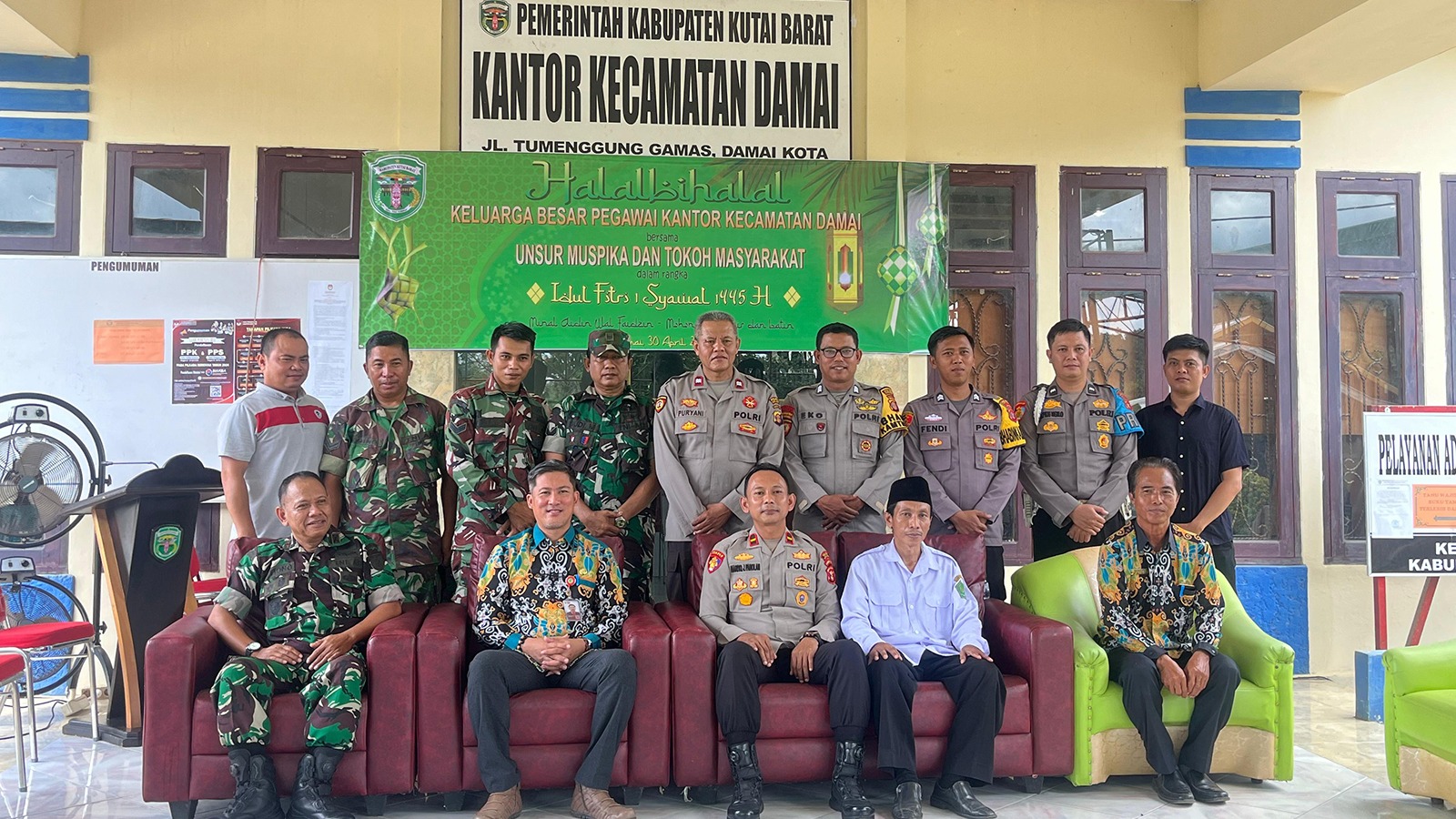 Pererat Tali Silaturahmi, Kapolsek Damai Penuhi Undangan Halal Bihalal Masyarakat Kecamatan Damai Kubar