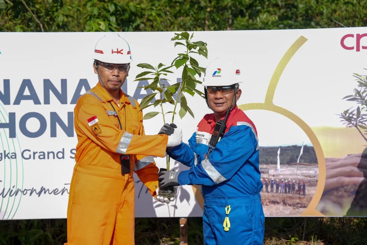PT KPB Ikut Pelestarian Lingkungan, Lakukan Penanaman Bibit Pohon di Area RDMP RU V Lawe-Lawe 