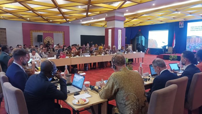 Pertemuan South-South Knowledge Exchange antar tiga negara, yakni Indonesia, Brazil dan Democratic Republik of the Congo, di Ballroom Platinum Hotel Balikpapan, pada hari Senin (27/5/2024). Foto: BorneoFlash/Niken Sulastri