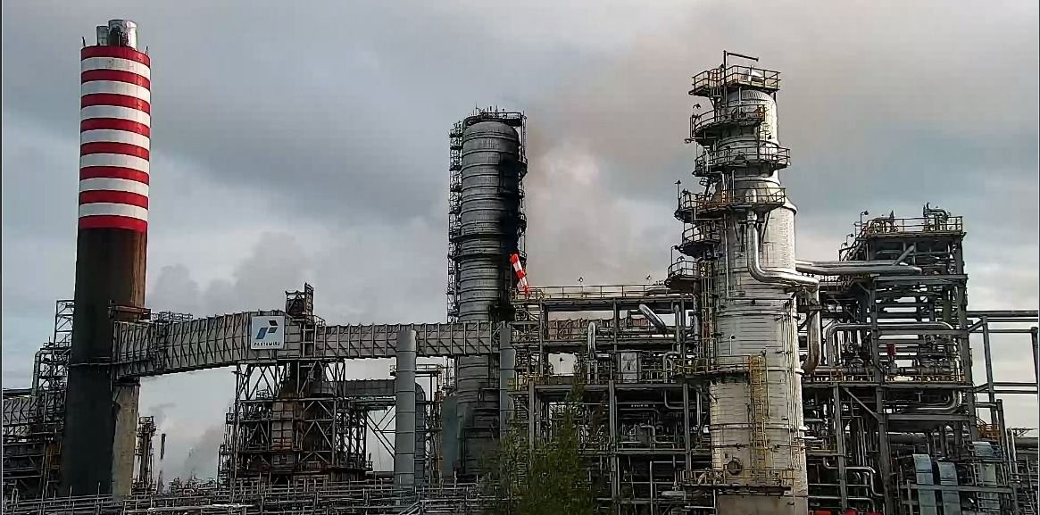 Kebakaran di PT KPI Unit Balikpapan Berhasil Dipadamkan, Produksi BBM Aman
