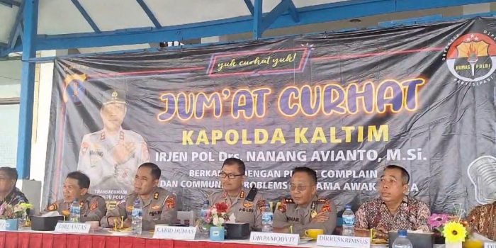 Kegiatan Jumat Curhat Turut hadir juga, AKP Sutopo dari Ditreskrimsus; Iptu Rustam dari Ditreskrimum; Iptu W. Simanjuntak dari Ditresnarkoba; IPDA Supriyanto dari Ditintelkam; Iptu Suparyanto dari Ditbinmas, serta perwakilan dari Ditpolairud.