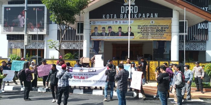 Tolak Revisi UU Tentang Penyiaran, Insan Pers Balikpapan Datangi Kantor DPRD