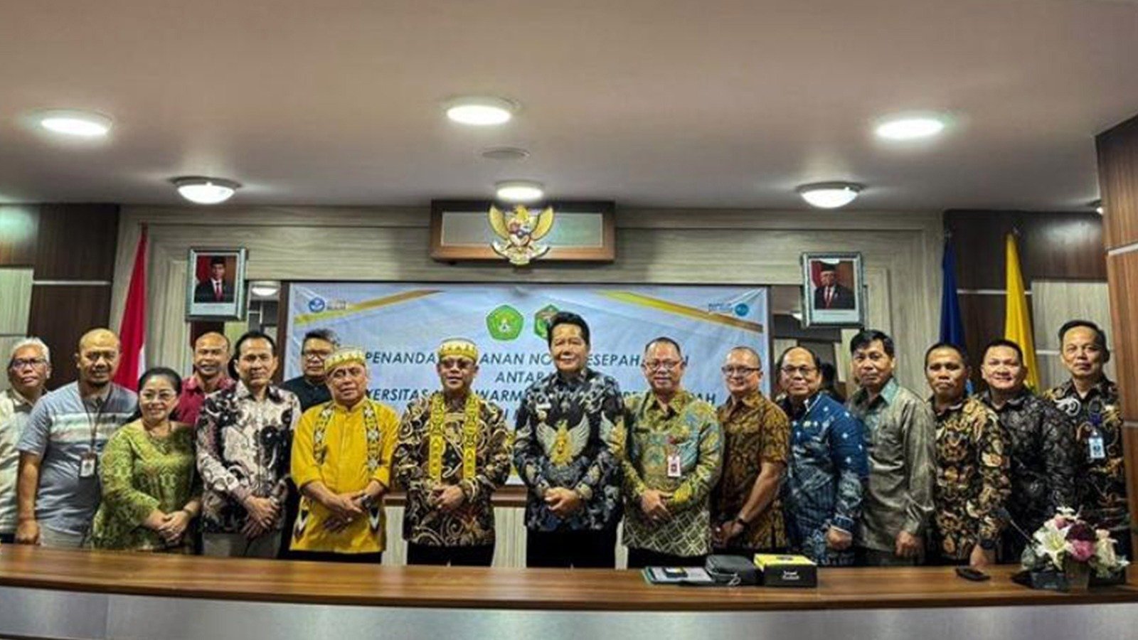 Bupati Mahulu Bonifasius Belawan Geh kembali jalin kerjasama melalui Penandatangan Perpanjangan MoU dengan Universitas Mulawarman Samarinda, di Ruang Rapat I Lantai III Gedung Rektorat Unmul pada hari jumat (31/05/2024). Foto: HO/Prokopim Mahulu