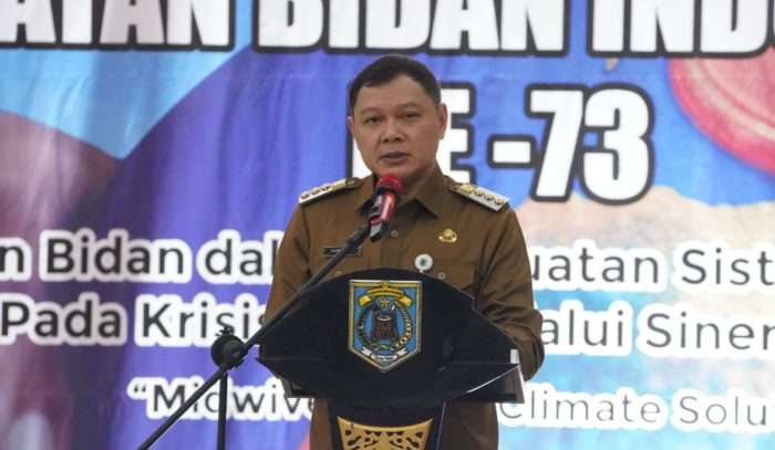 Bupati Paser Fahmi Fadli saat memberikan sambutan di peringatan HUT ke-73 IBI di gedung Awa Mangkuruku, Senin (24/6/2024). Foto: BorneoFlash/IST
