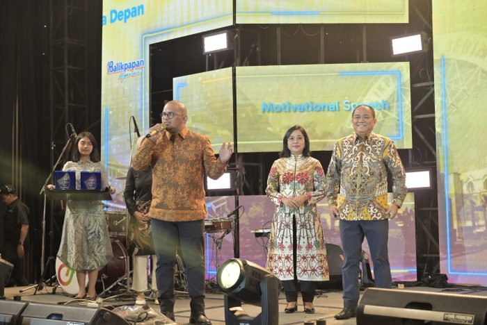 Direktur Eksekutif APEKSI, Alwis Rustam saat penutupan YCC, di Ballroom Novotel Hotel Balikpapan, pada Minggu (02/06/2024). Foto: BorneoFlash/IST