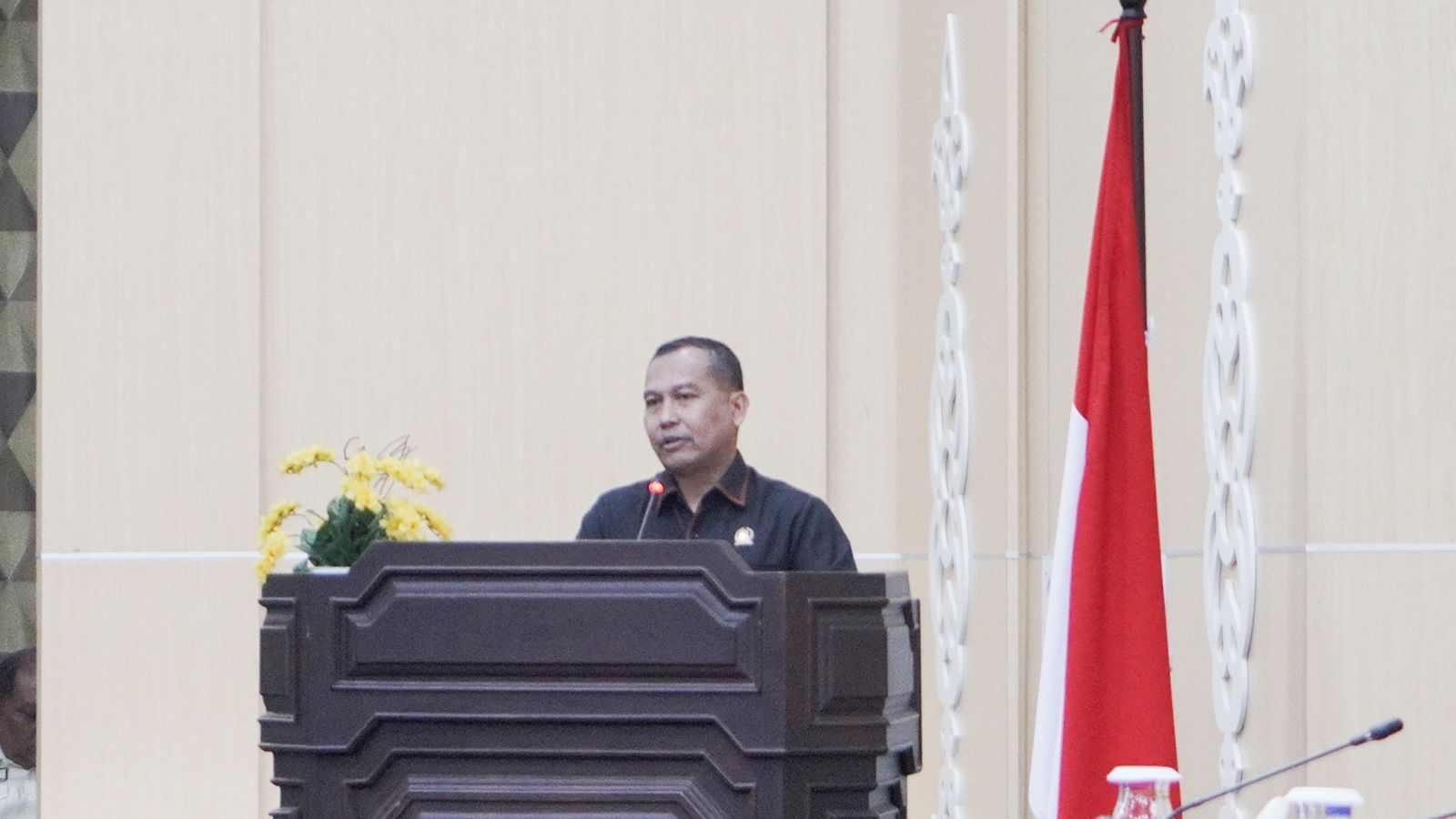 Penyampaian pemandangan umum Fraksi PKS disampaikan Slamet Iman Santoso, dalam Rapat paripurna yang berlangsung di Ruang Rapat Paripurna DPRD Balikpapan, pada hari Jumat (7/6/2024). Foto:BorneoFlash/IST